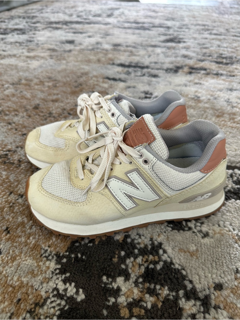 New Balance 574 Kids Beige 5.5 size great condition